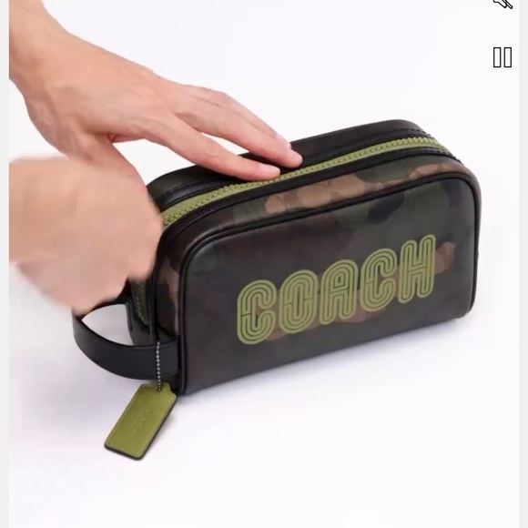 NWT Travel Kit In Signature Canvas With Camo Print And Coach Patch - Picture 2 of 5